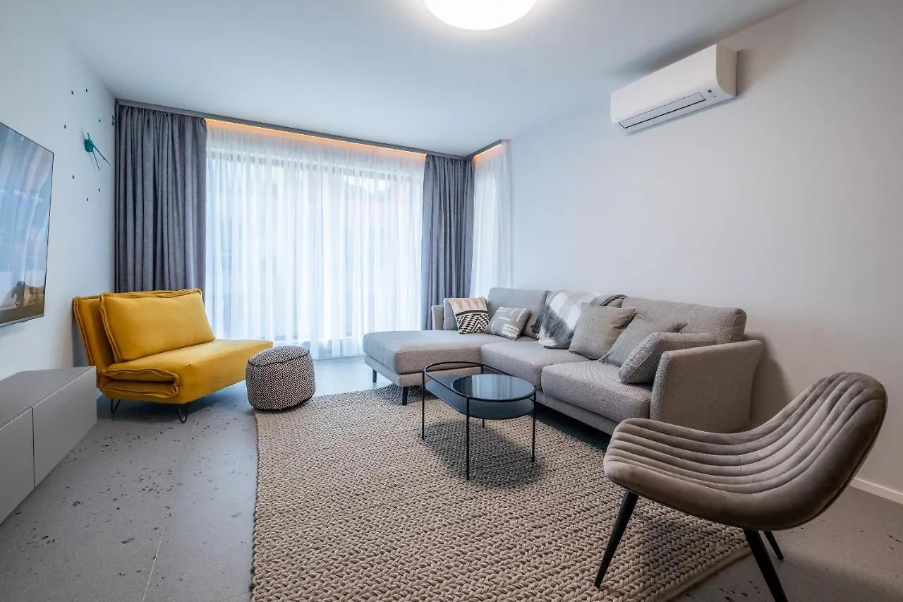 Emirates Lux Apartment And Parking Sofia