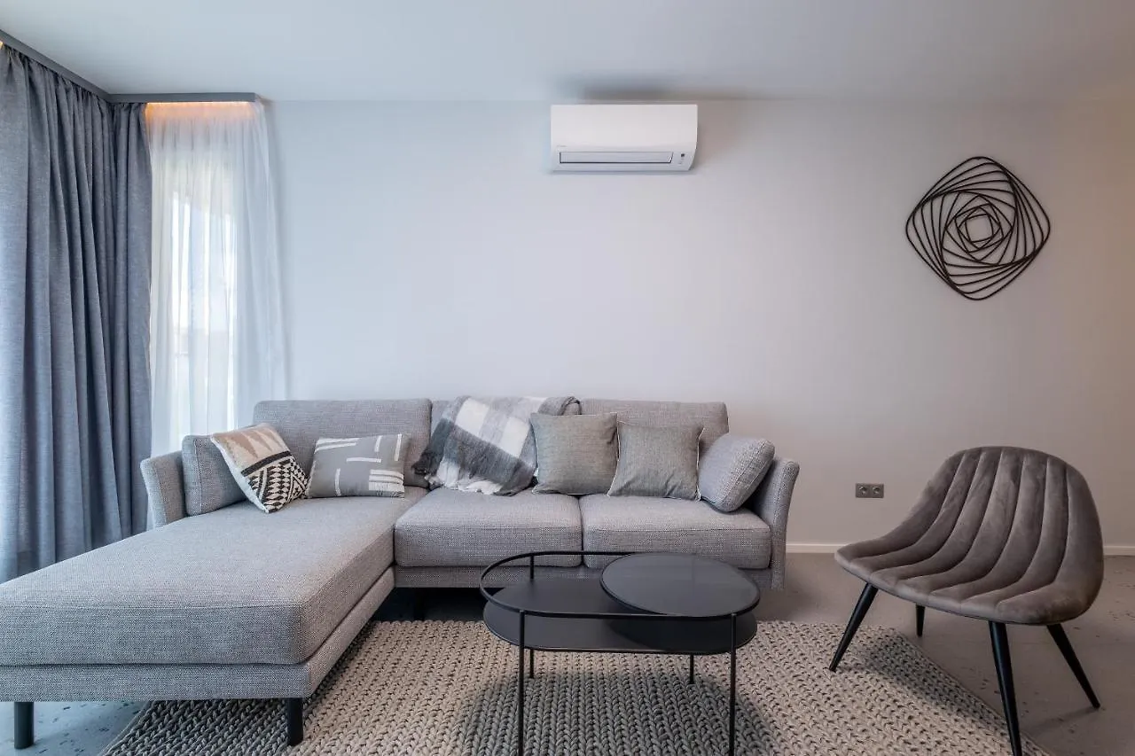 Emirates Lux Apartment And Parking Sofia 0*,  Bulgaria